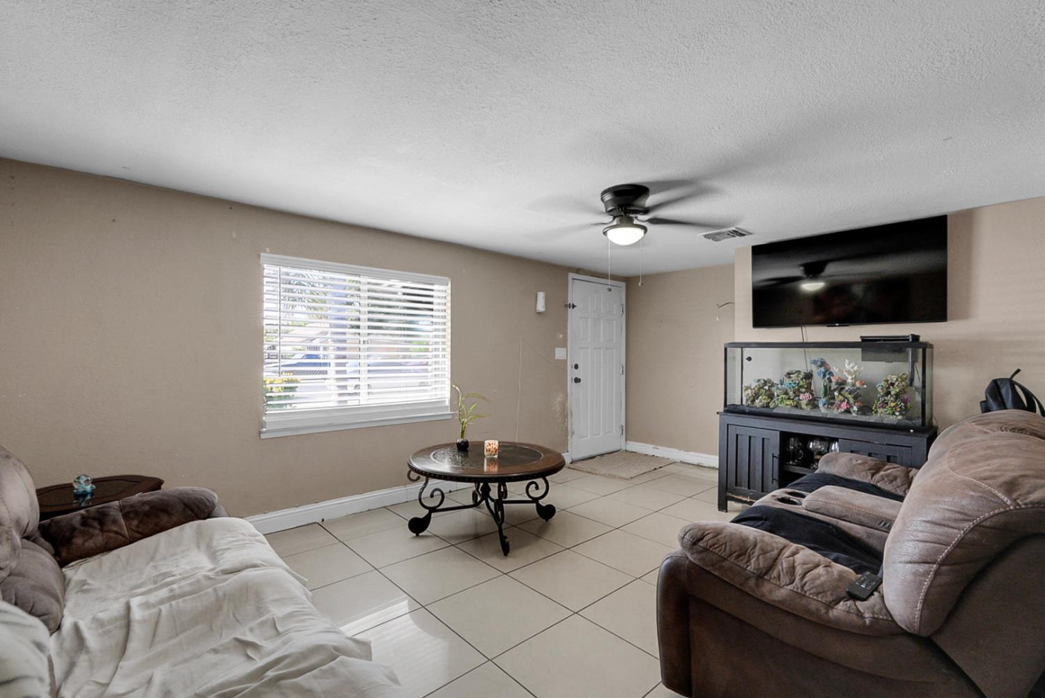 921 Atlantic Dr, Modesto, CA 95358