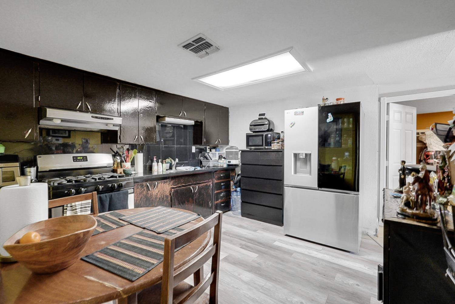 921 Atlantic Dr, Modesto, CA 95358