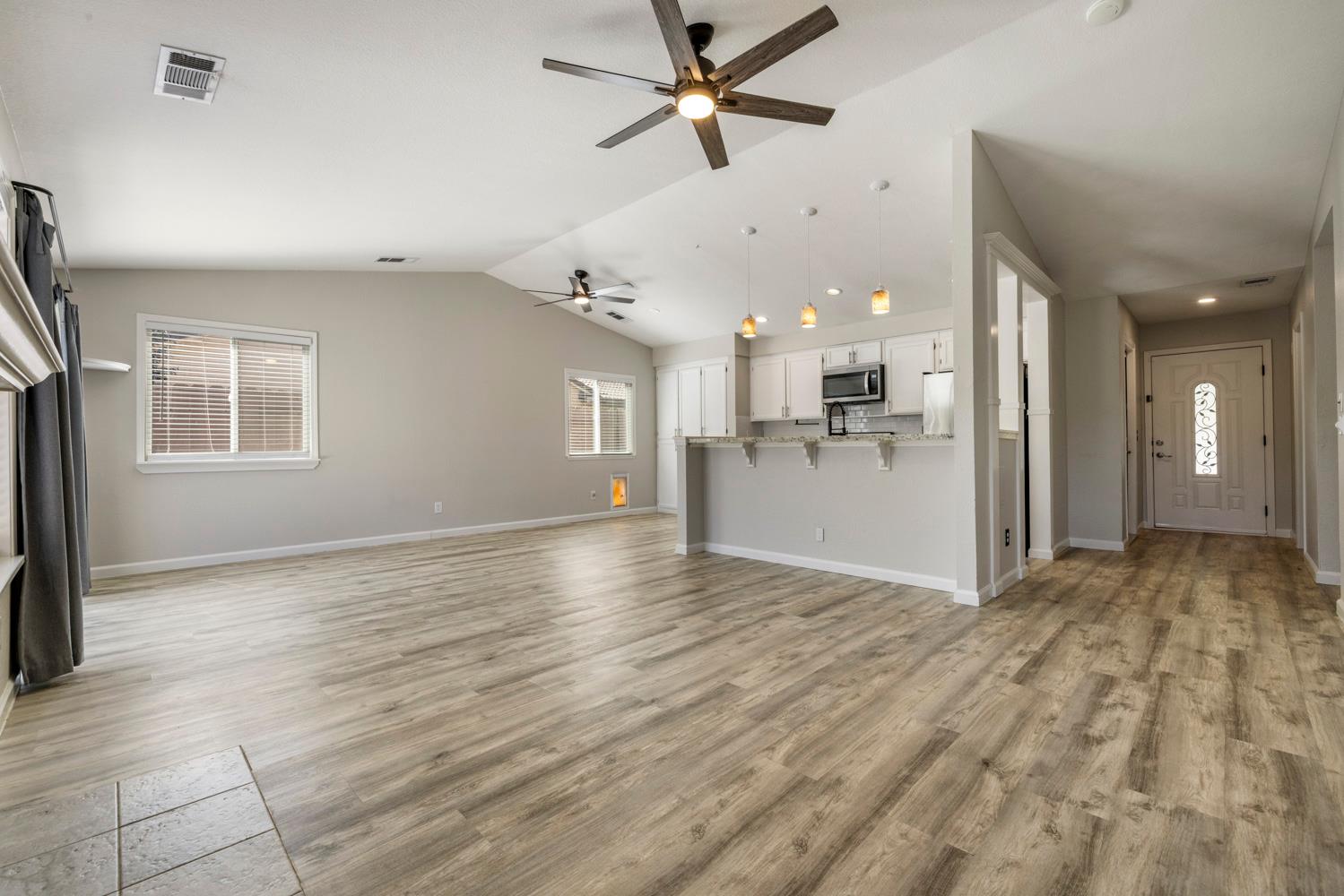 379 Shalako Dr, Oakdale, CA 95361