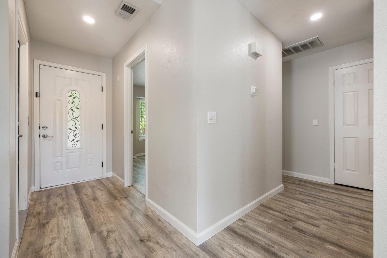 379 Shalako Dr, Oakdale, CA 95361