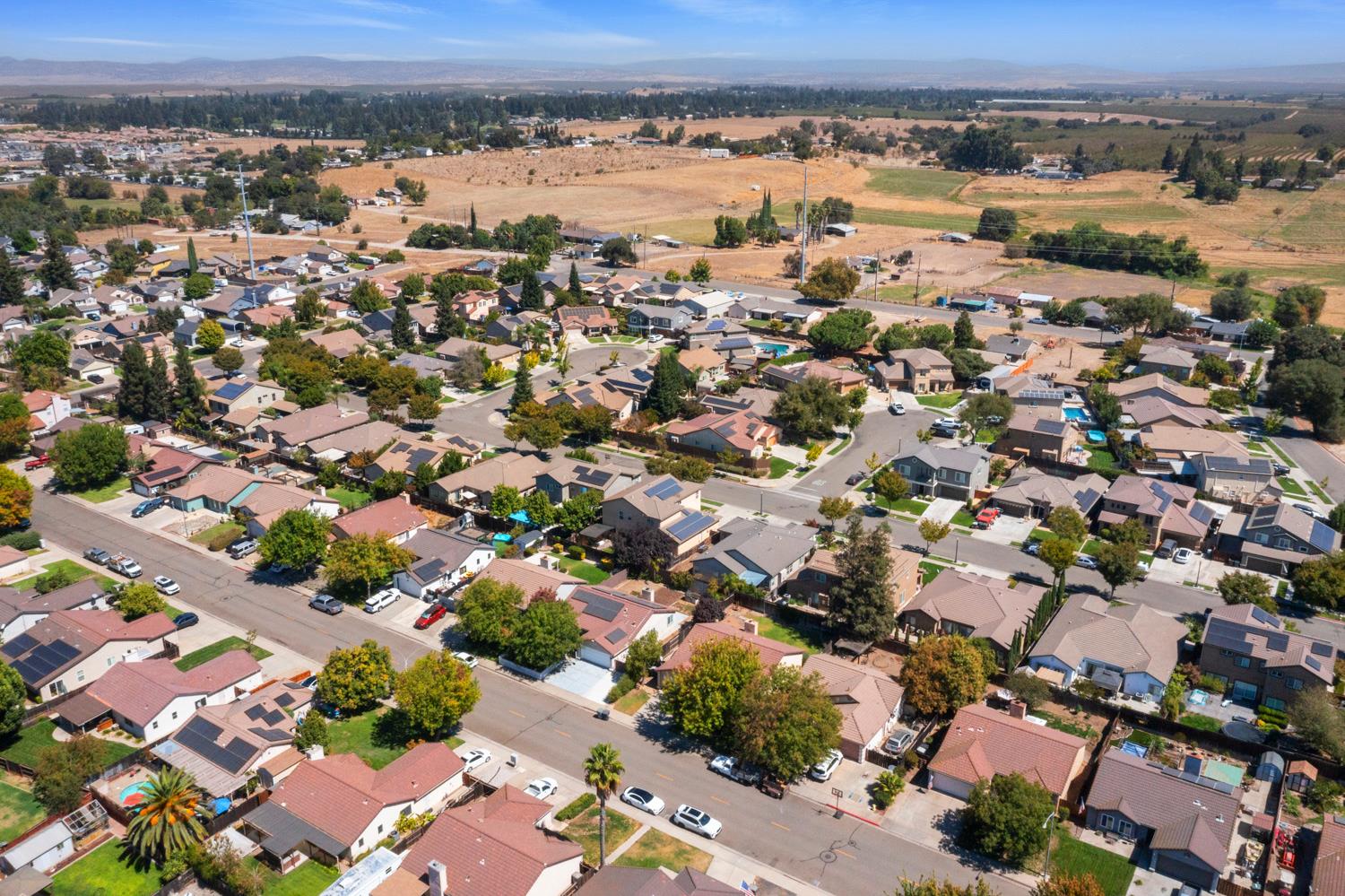 379 Shalako Dr, Oakdale, CA 95361