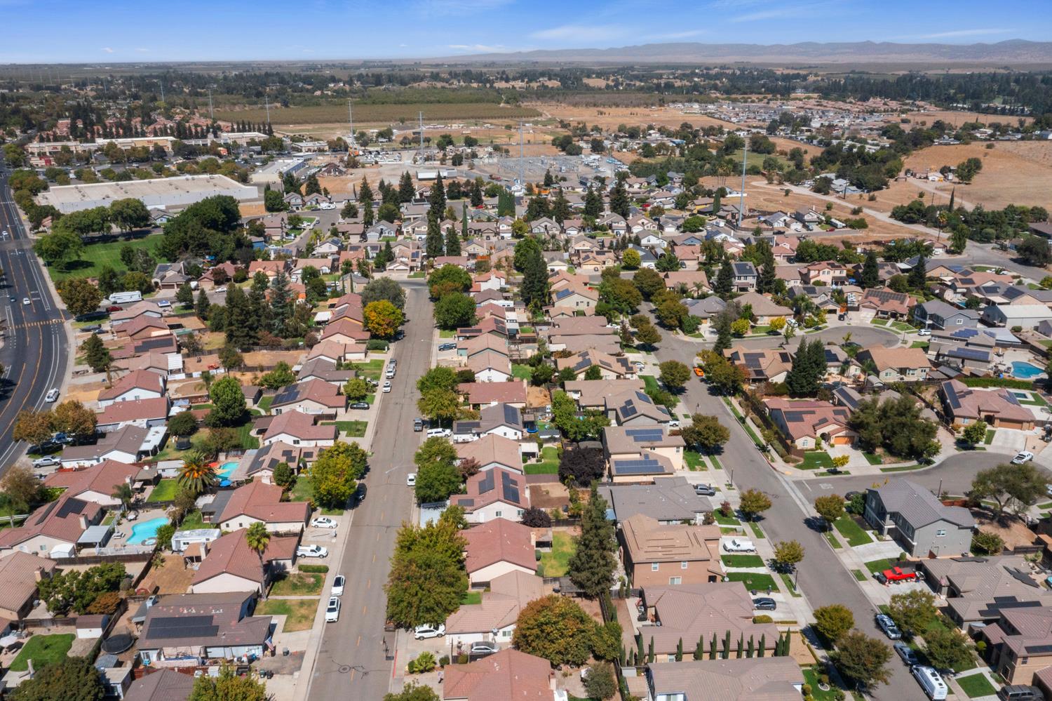 379 Shalako Dr, Oakdale, CA 95361
