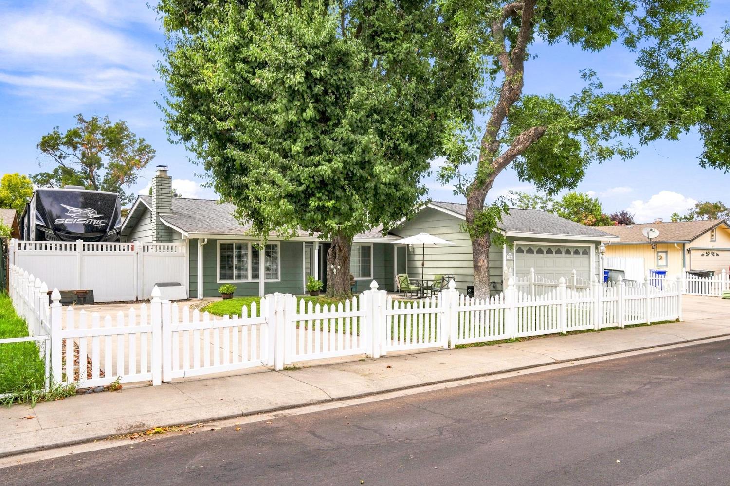 1109 Peek Ave, Modesto, CA 95358