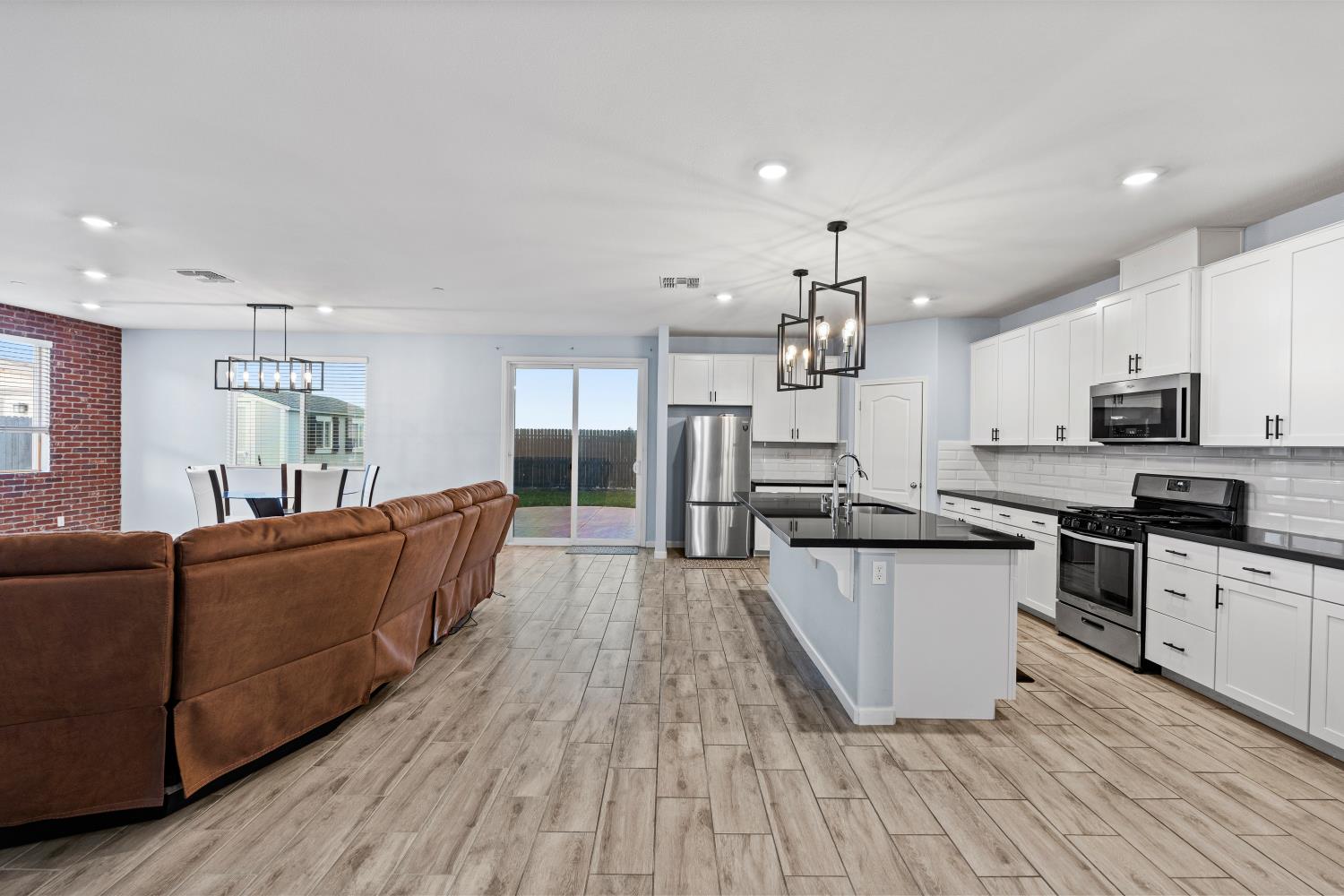 2182 River Willow Ave, Manteca, CA 95337