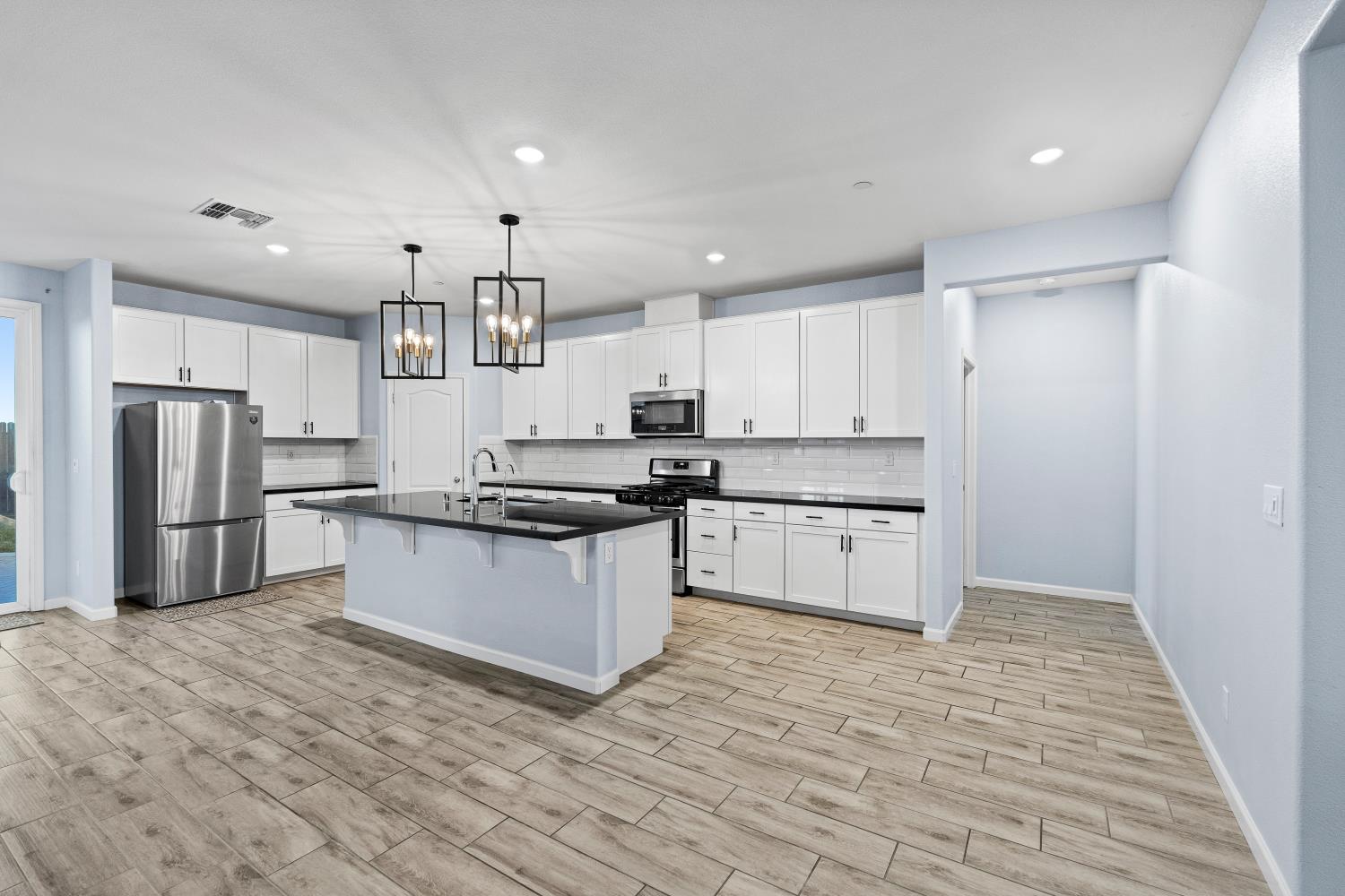 2182 River Willow Ave, Manteca, CA 95337