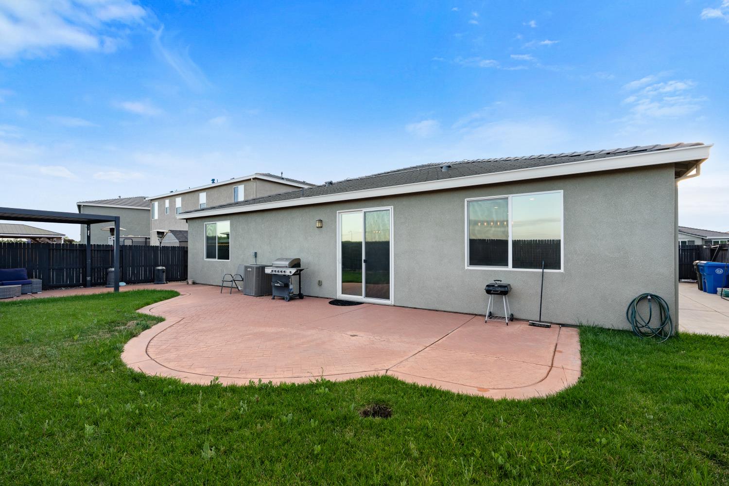 2182 River Willow Ave, Manteca, CA 95337