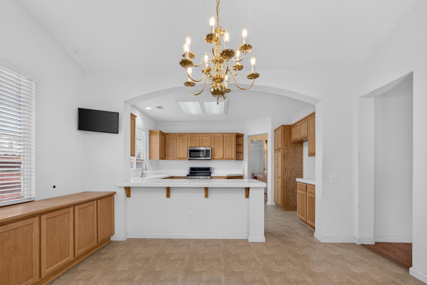 2502 Meadowgate Dr, Riverbank, CA 95367