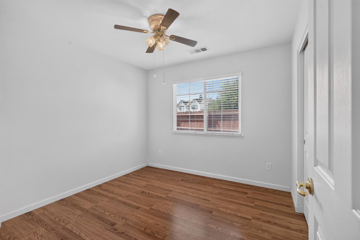 2502 Meadowgate Dr, Riverbank, CA 95367