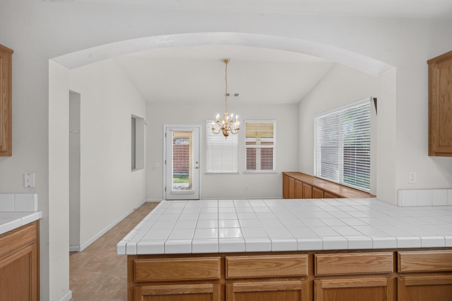 2502 Meadowgate Dr, Riverbank, CA 95367