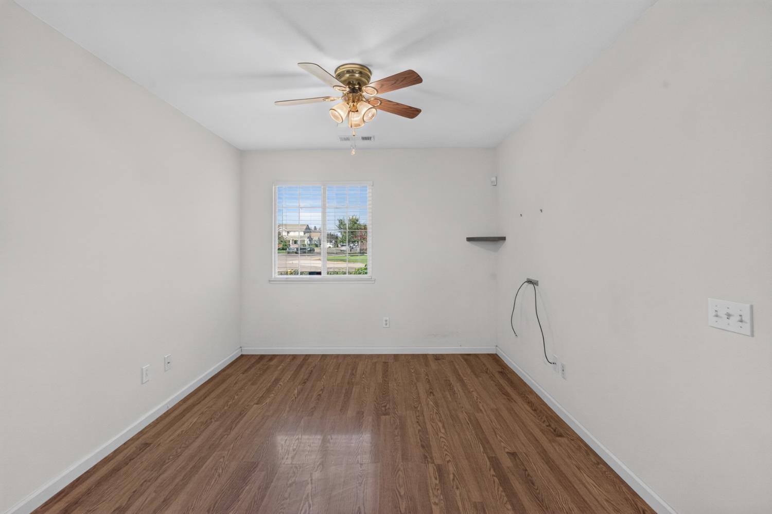 2502 Meadowgate Dr, Riverbank, CA 95367