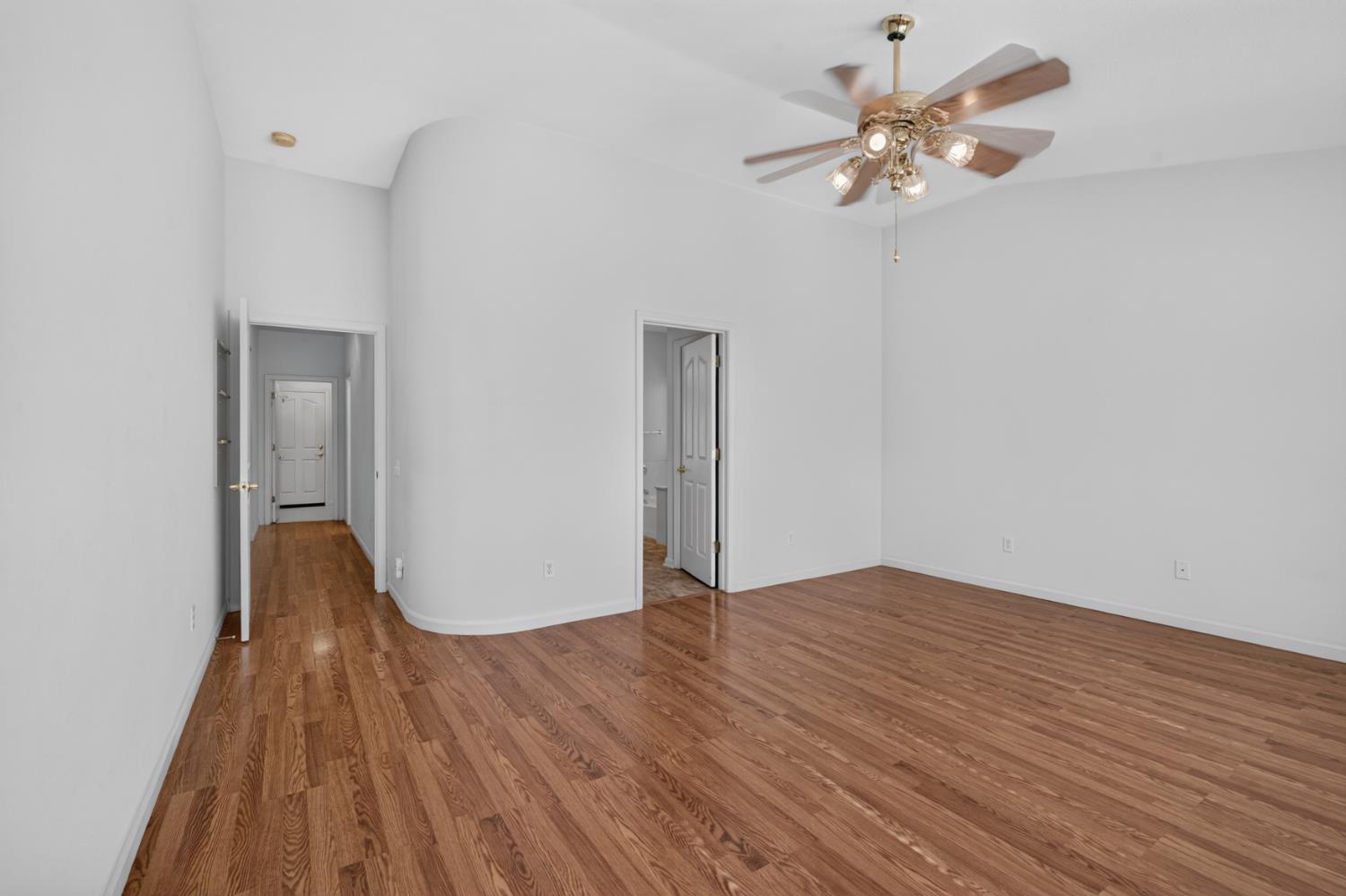 2502 Meadowgate Dr, Riverbank, CA 95367