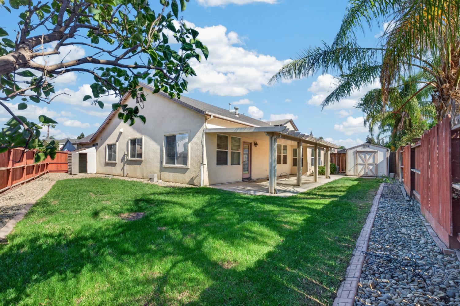 2502 Meadowgate Dr, Riverbank, CA 95367