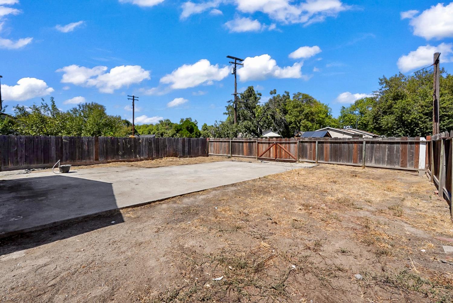 1501 Pearl St, Modesto, CA 95350