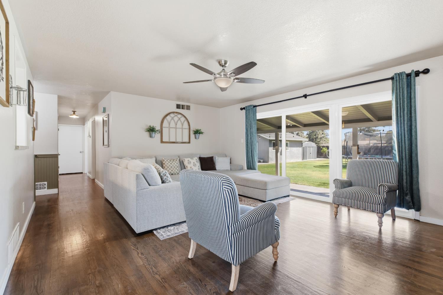 320 S Western Ave, Waterford, CA 95386