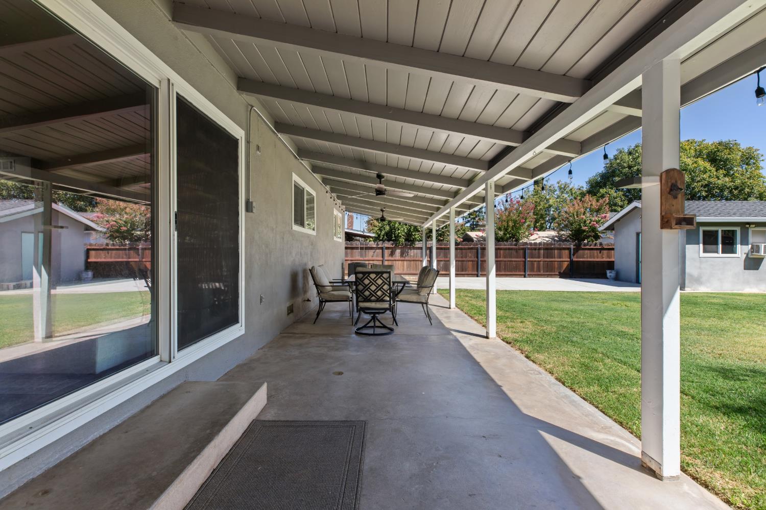 320 S Western Ave, Waterford, CA 95386
