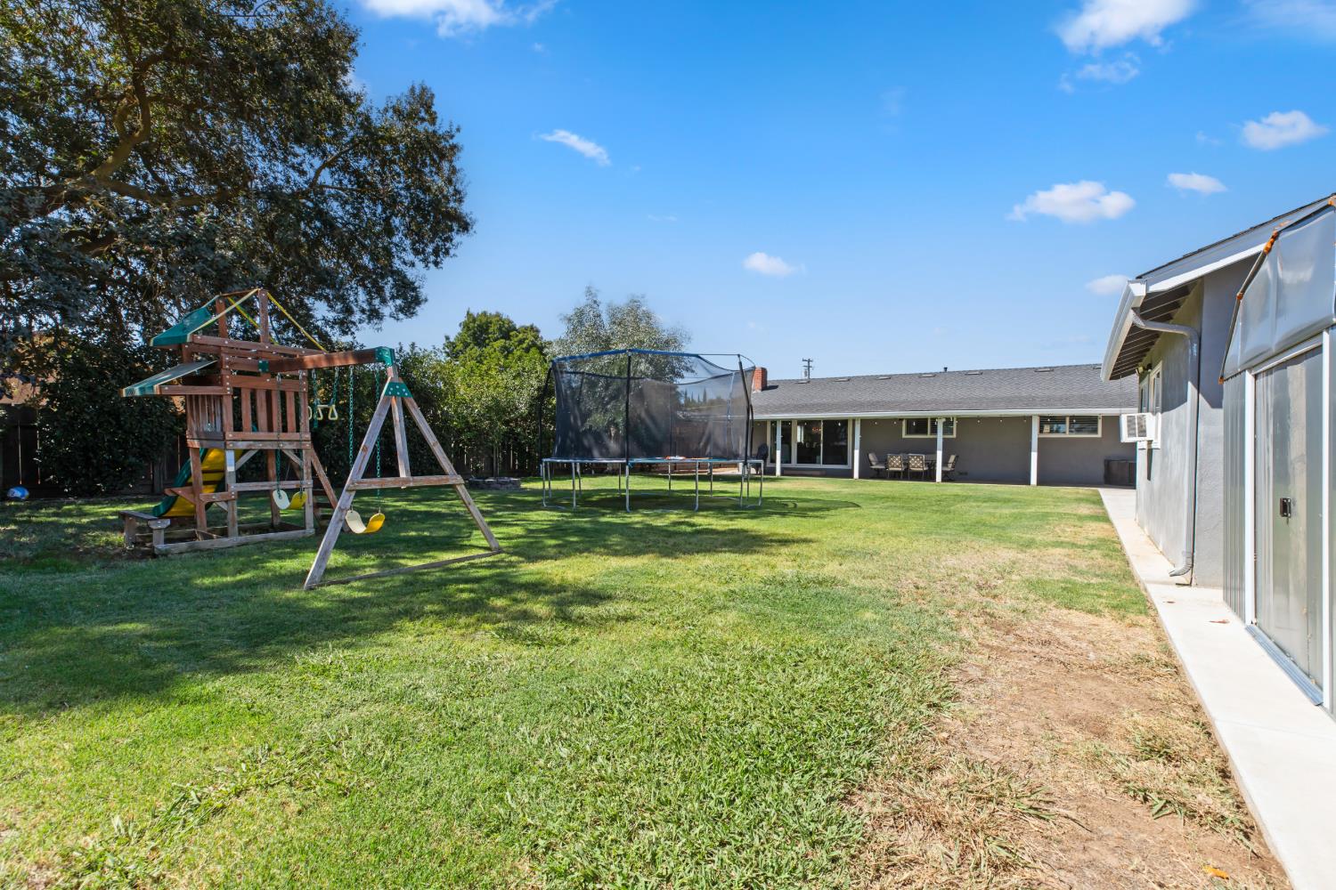 320 S Western Ave, Waterford, CA 95386