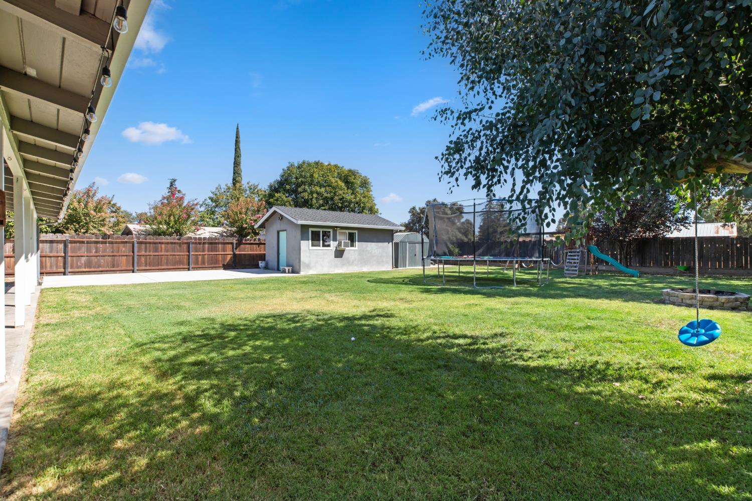 320 S Western Ave, Waterford, CA 95386