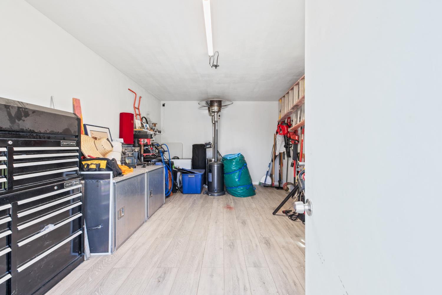 320 S Western Ave, Waterford, CA 95386