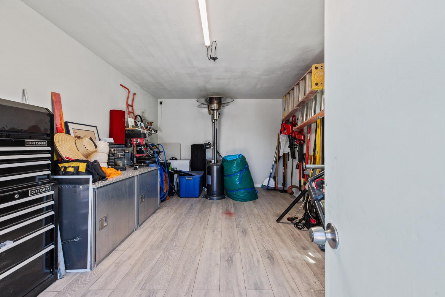 320 S Western Ave, Waterford, CA 95386