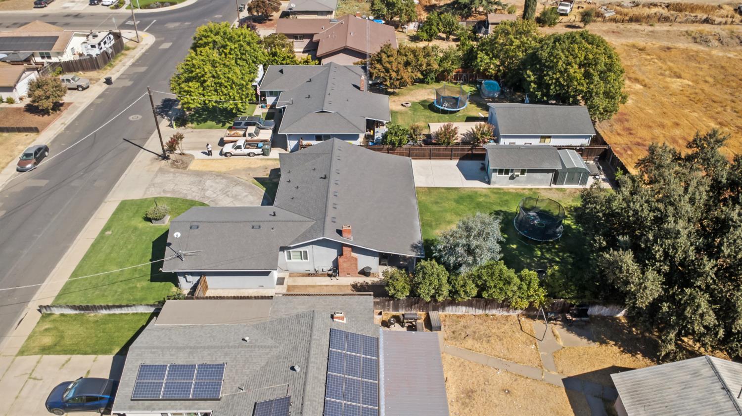 320 S Western Ave, Waterford, CA 95386