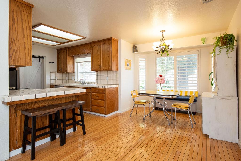 512 Thompson Way, Escalon, CA 95320
