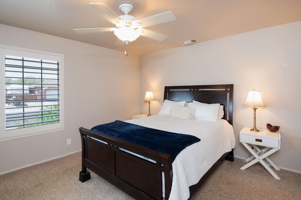 512 Thompson Way, Escalon, CA 95320