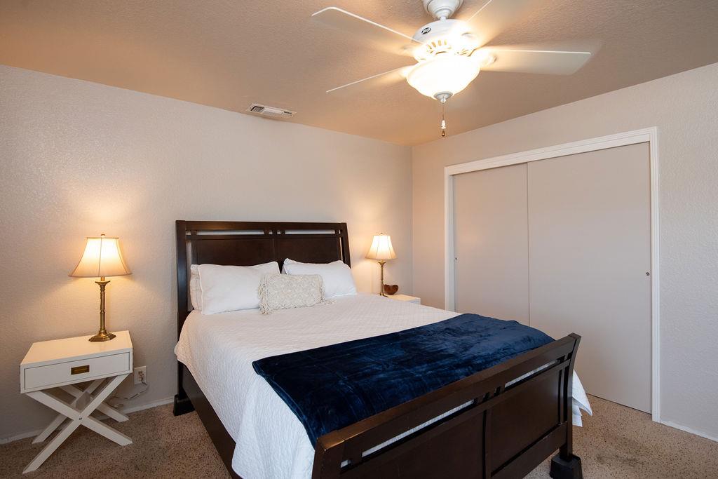 512 Thompson Way, Escalon, CA 95320