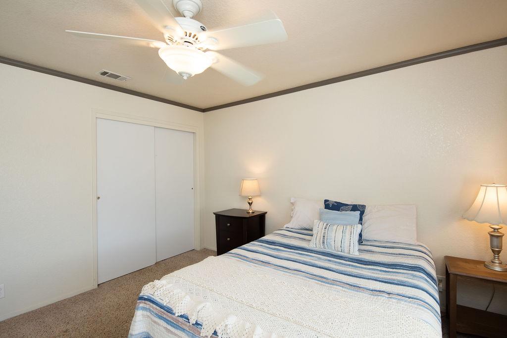 512 Thompson Way, Escalon, CA 95320