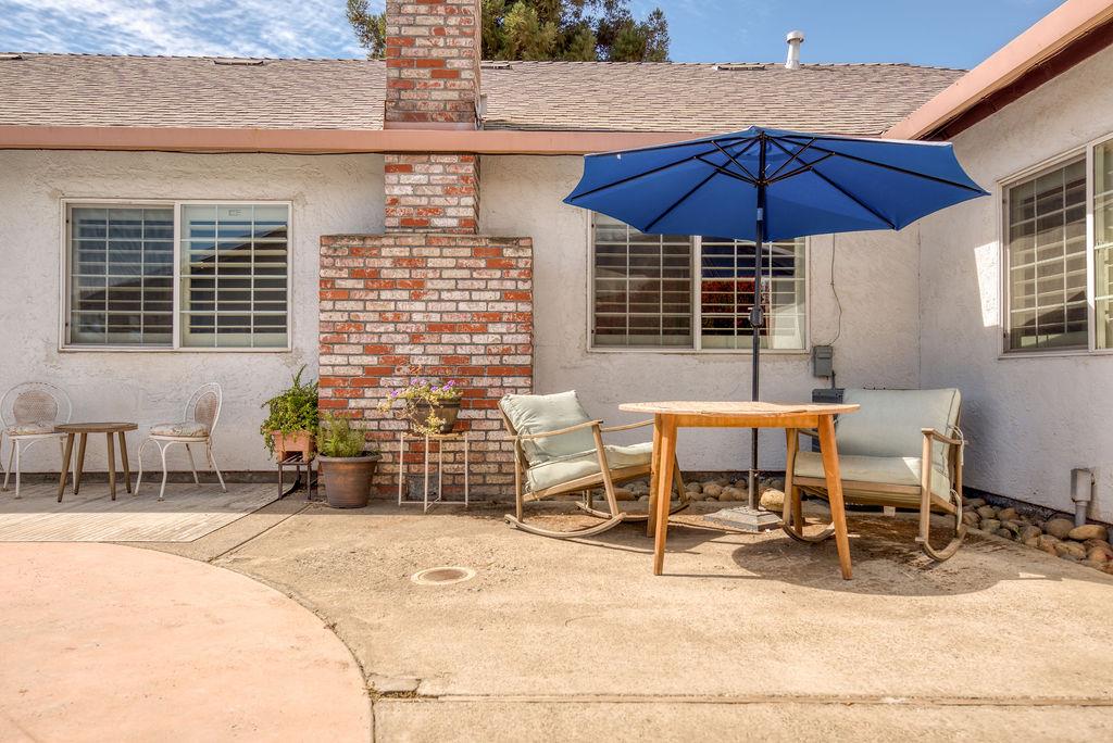 512 Thompson Way, Escalon, CA 95320