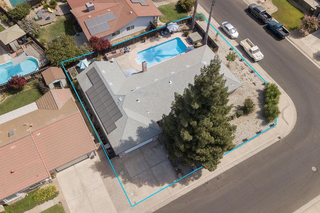 512 Thompson Way, Escalon, CA 95320