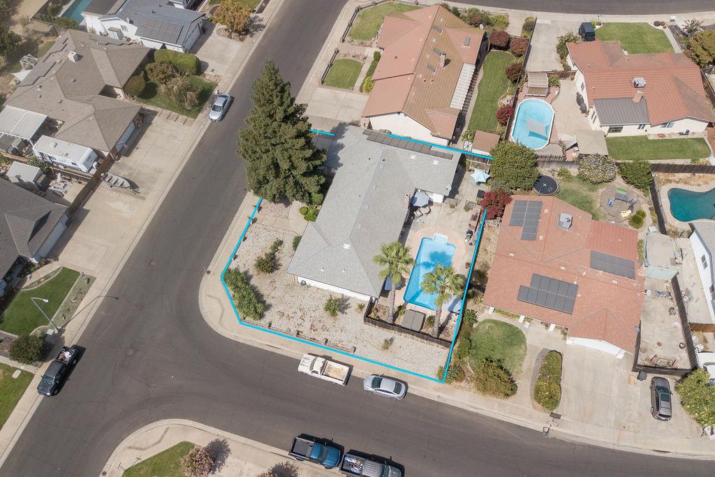 512 Thompson Way, Escalon, CA 95320