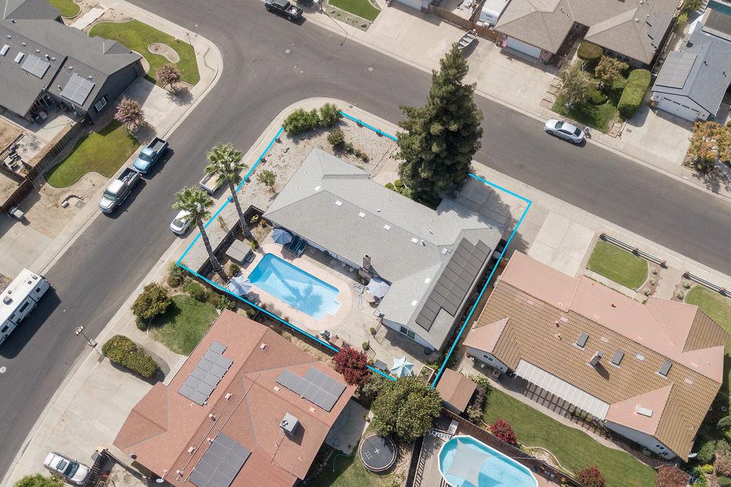 512 Thompson Way, Escalon, CA 95320