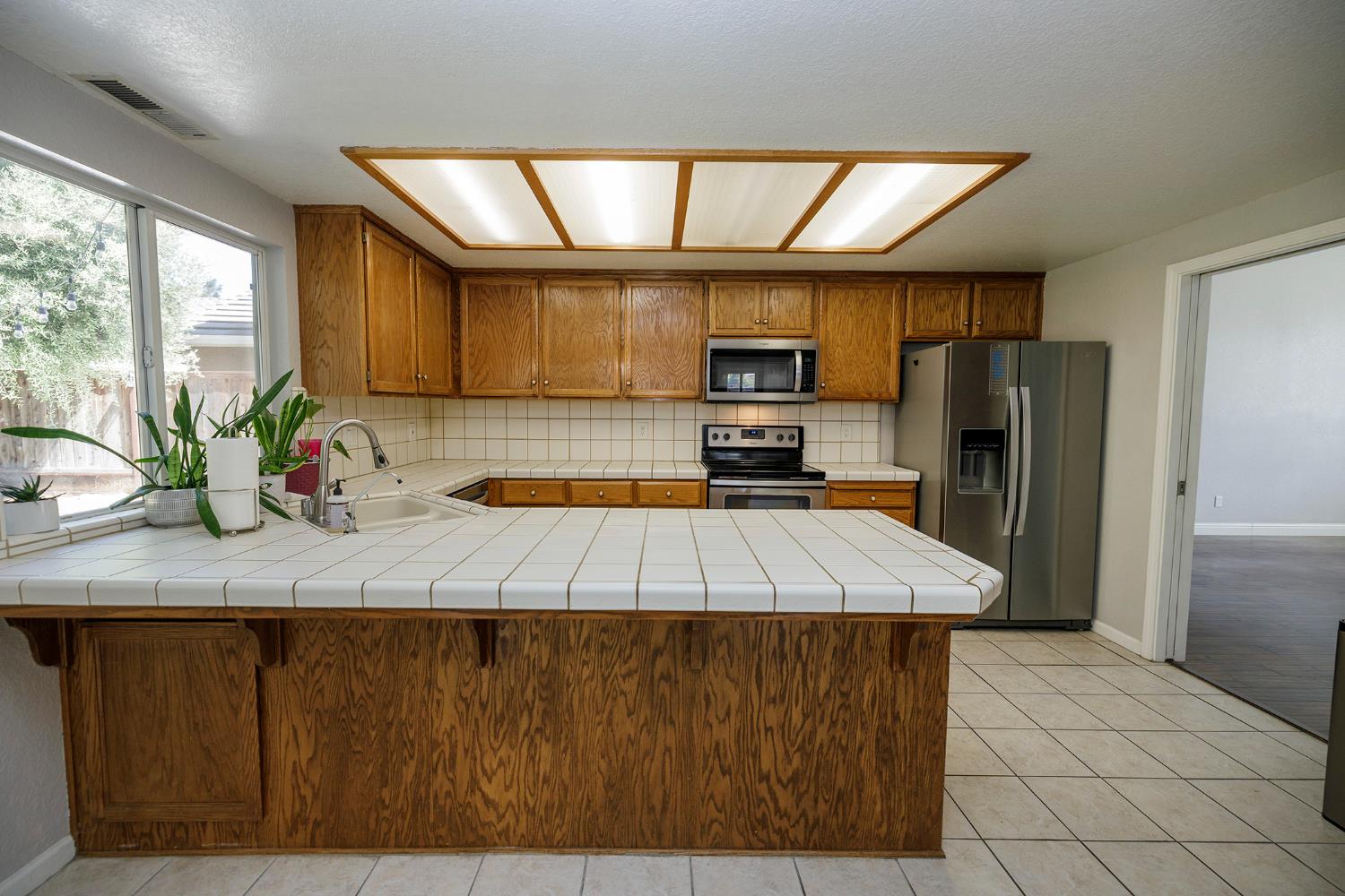 1045 Cedar Ridge Dr, Turlock, CA 95382