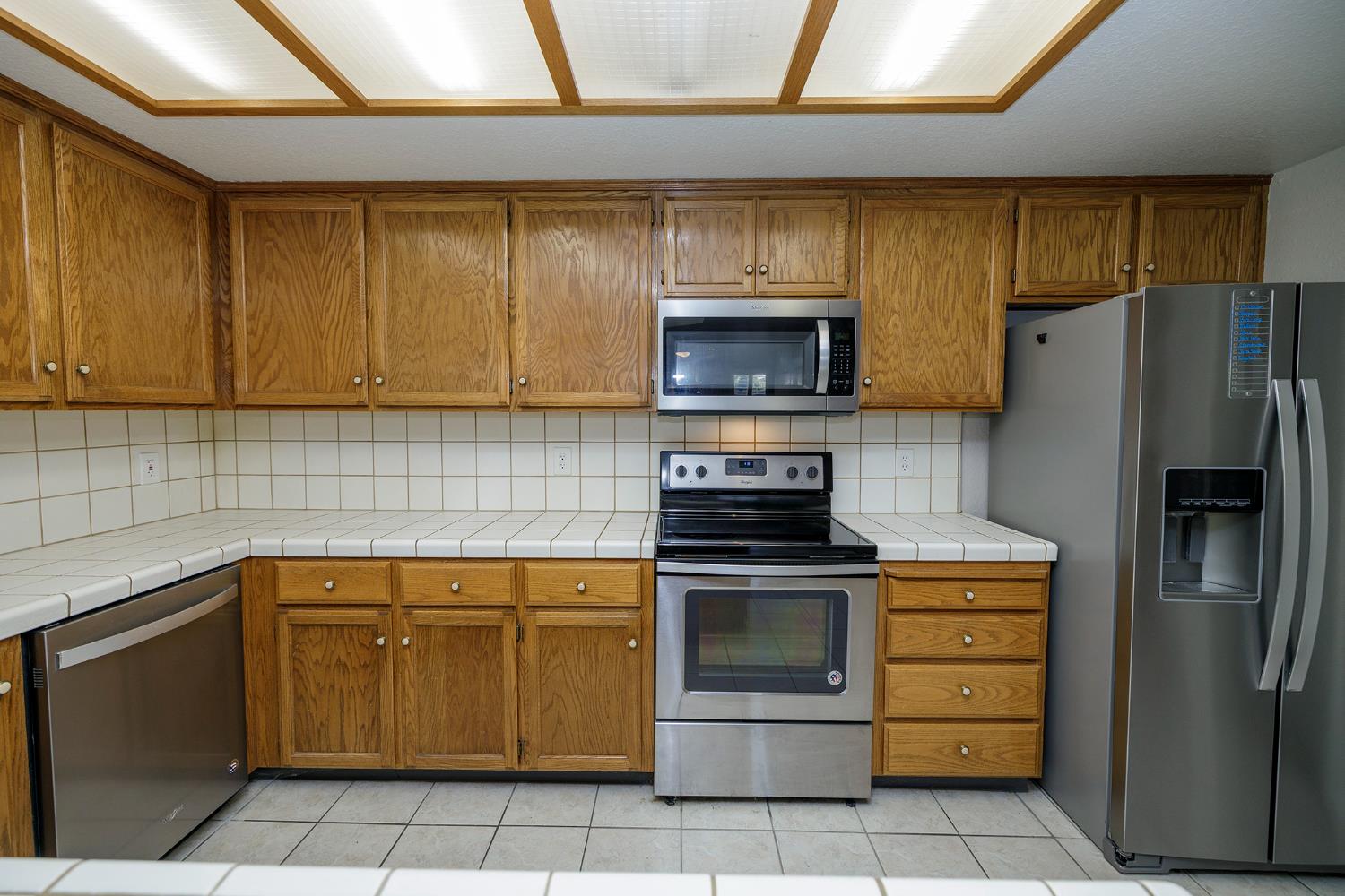 1045 Cedar Ridge Dr, Turlock, CA 95382