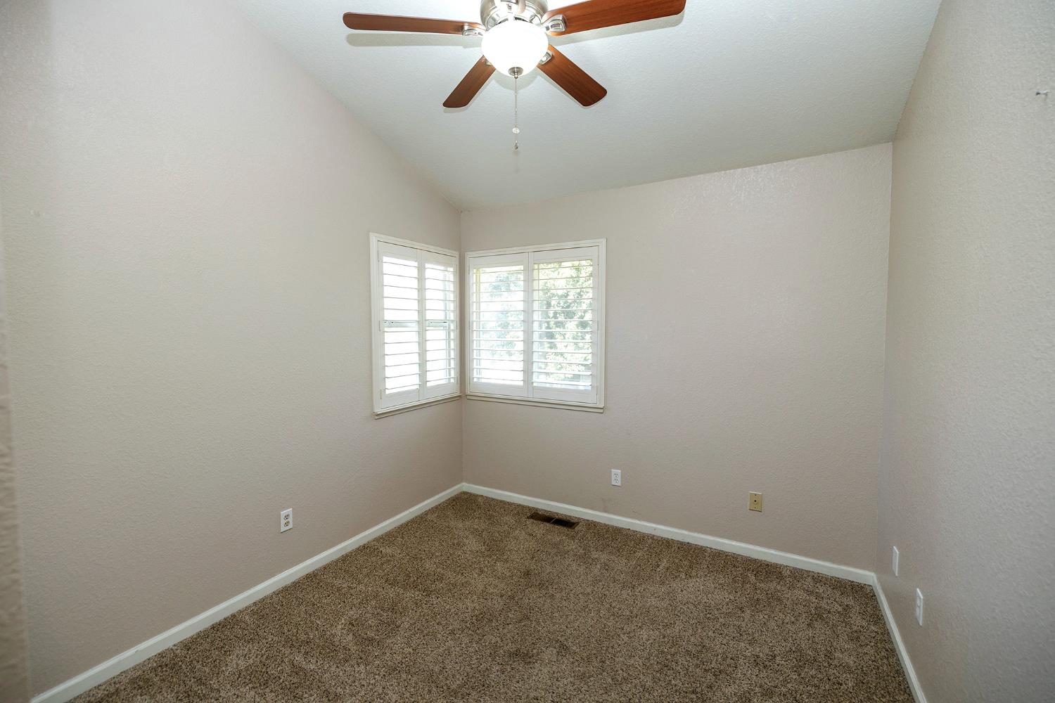 1045 Cedar Ridge Dr, Turlock, CA 95382