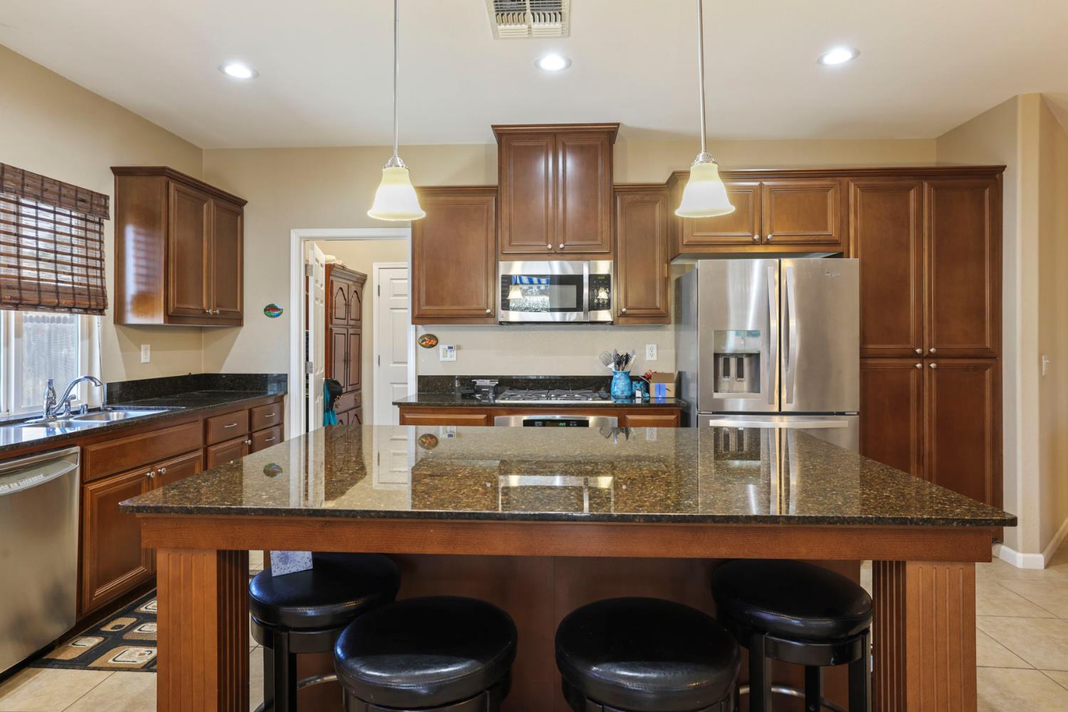 1246 Camilla Ct, Manteca, CA 95337