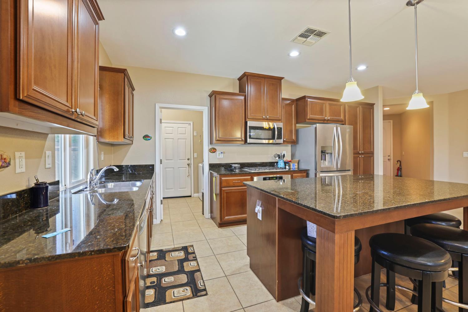 1246 Camilla Ct, Manteca, CA 95337
