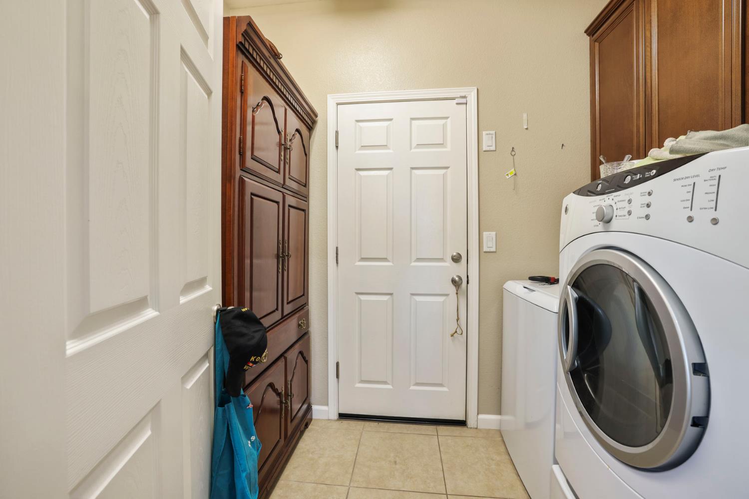 1246 Camilla Ct, Manteca, CA 95337