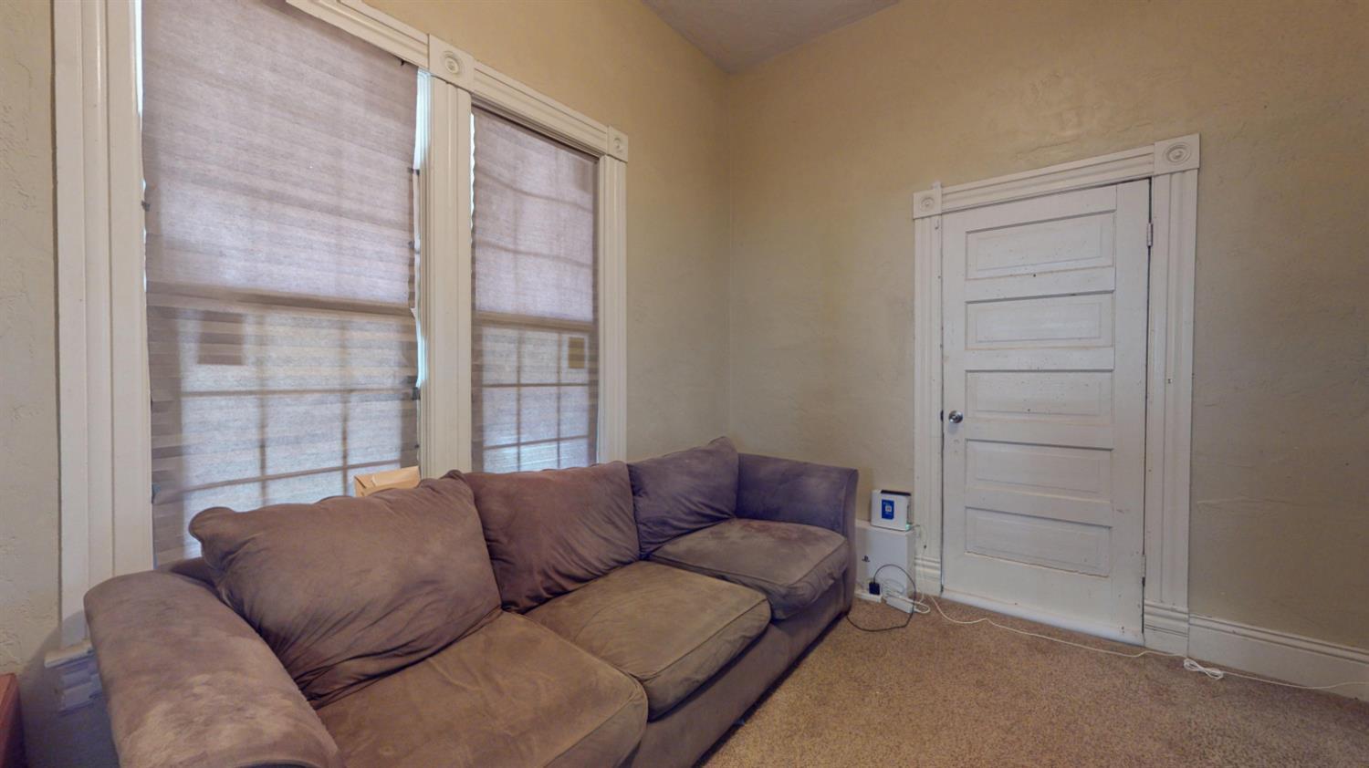 125 S I St, Madera, CA 93637
