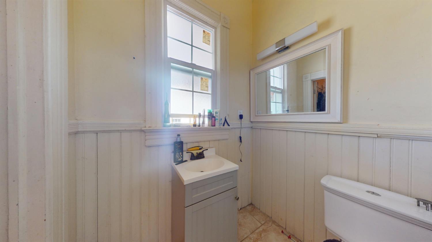 125 S I St, Madera, CA 93637