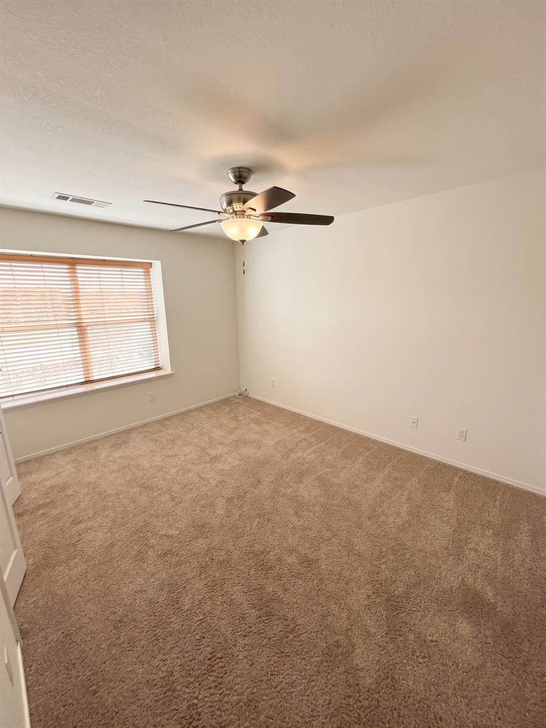 1147 Mirror Lake Dr, Merced, CA 95340