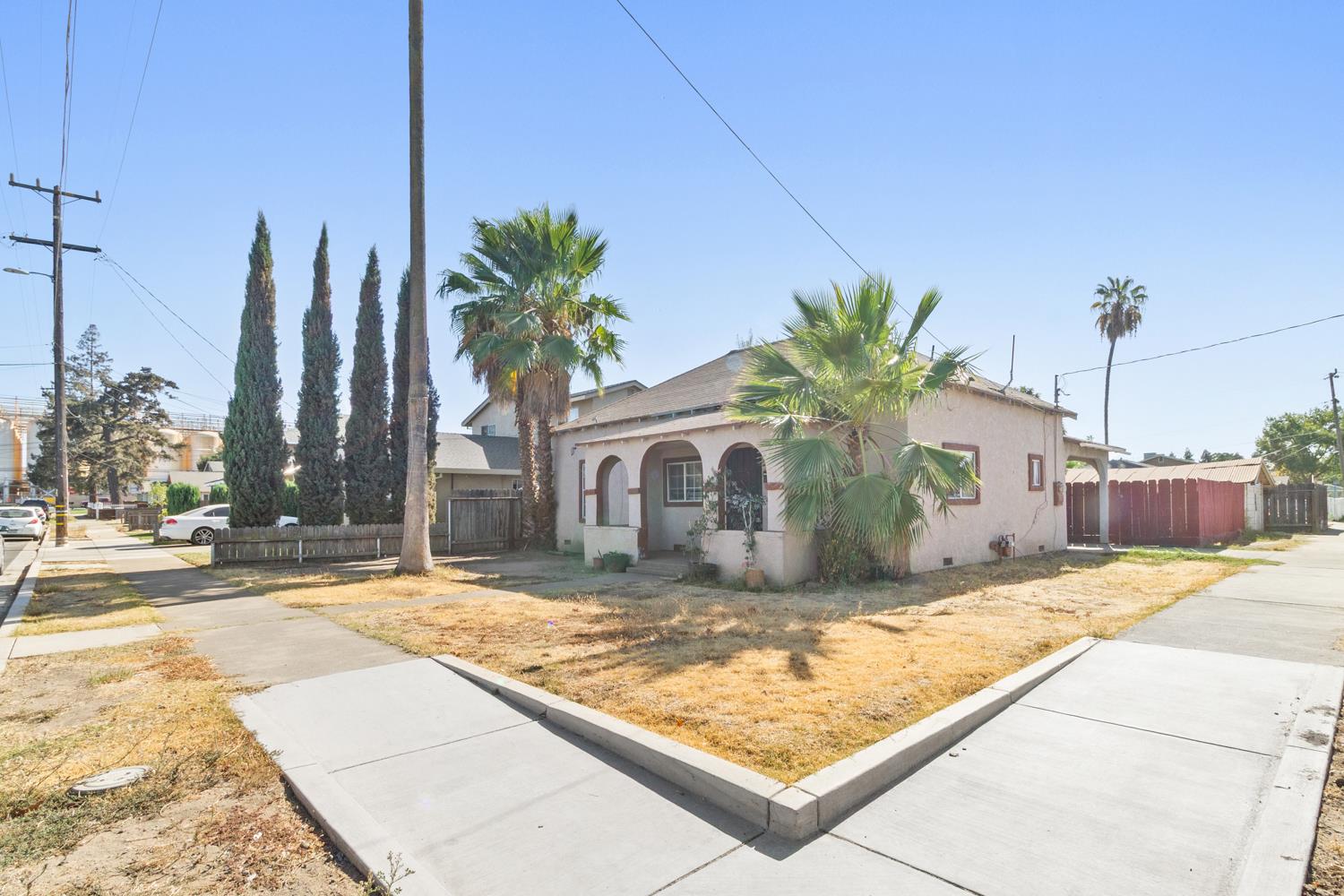 402 S 3rd Ave, Oakdale, CA 95361
