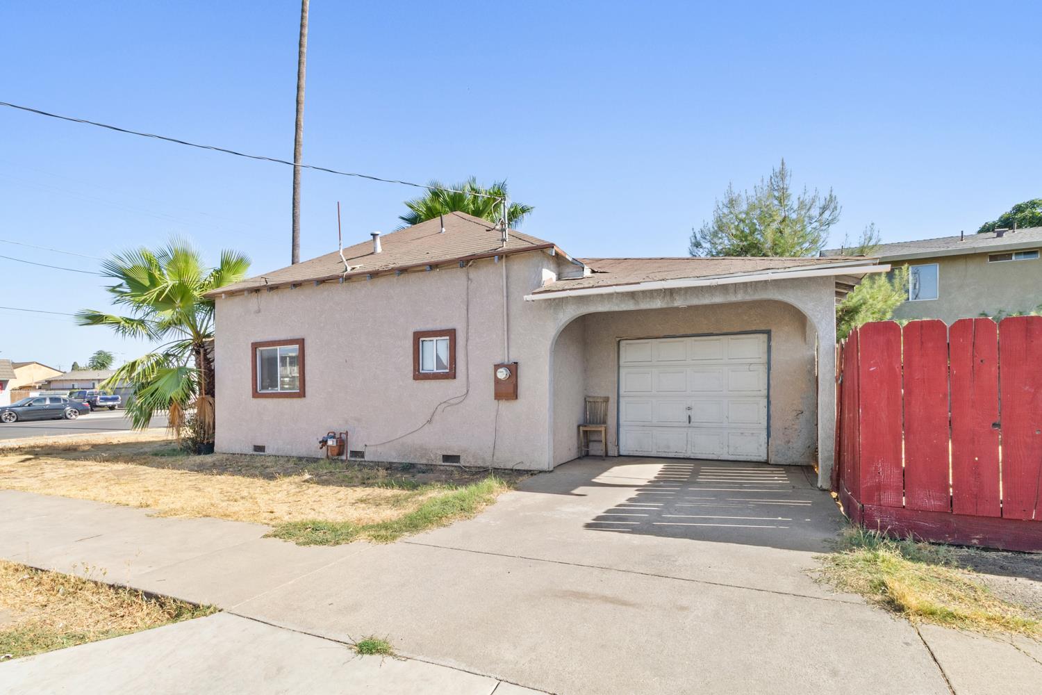 402 S 3rd Ave, Oakdale, CA 95361