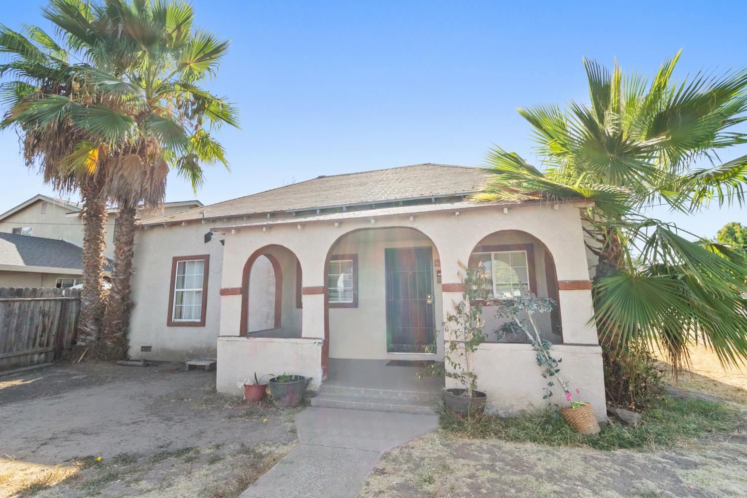 402 S 3rd Ave, Oakdale, CA 95361