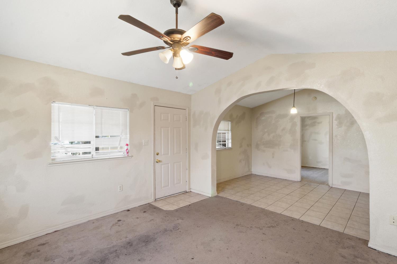 402 S 3rd Ave, Oakdale, CA 95361