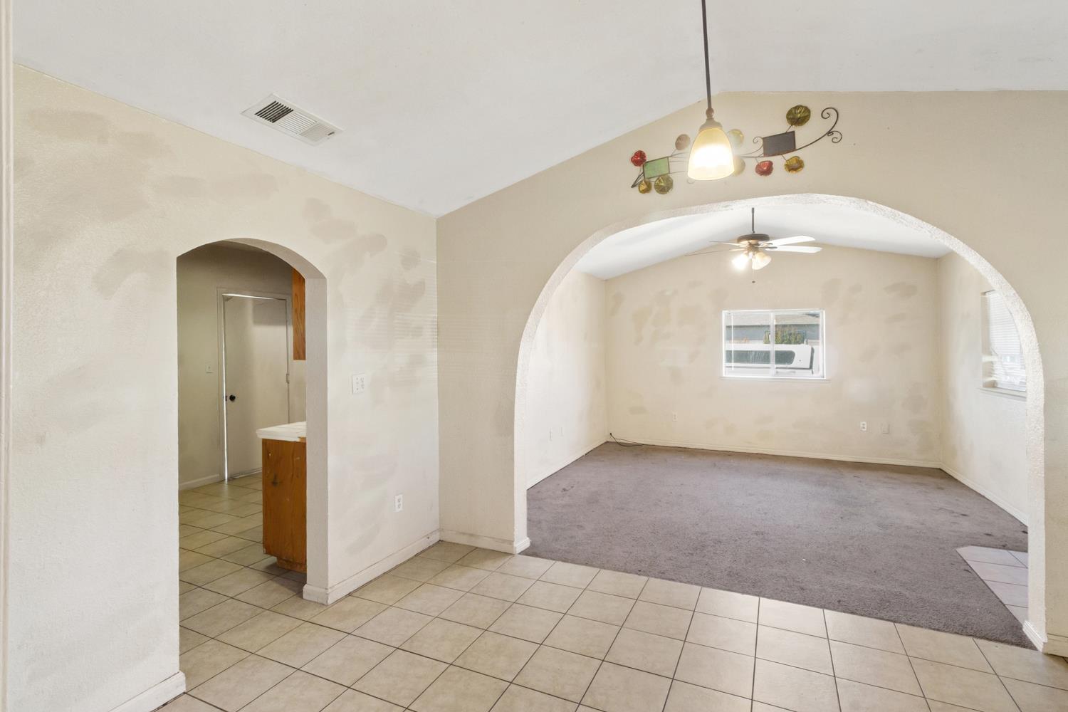 402 S 3rd Ave, Oakdale, CA 95361