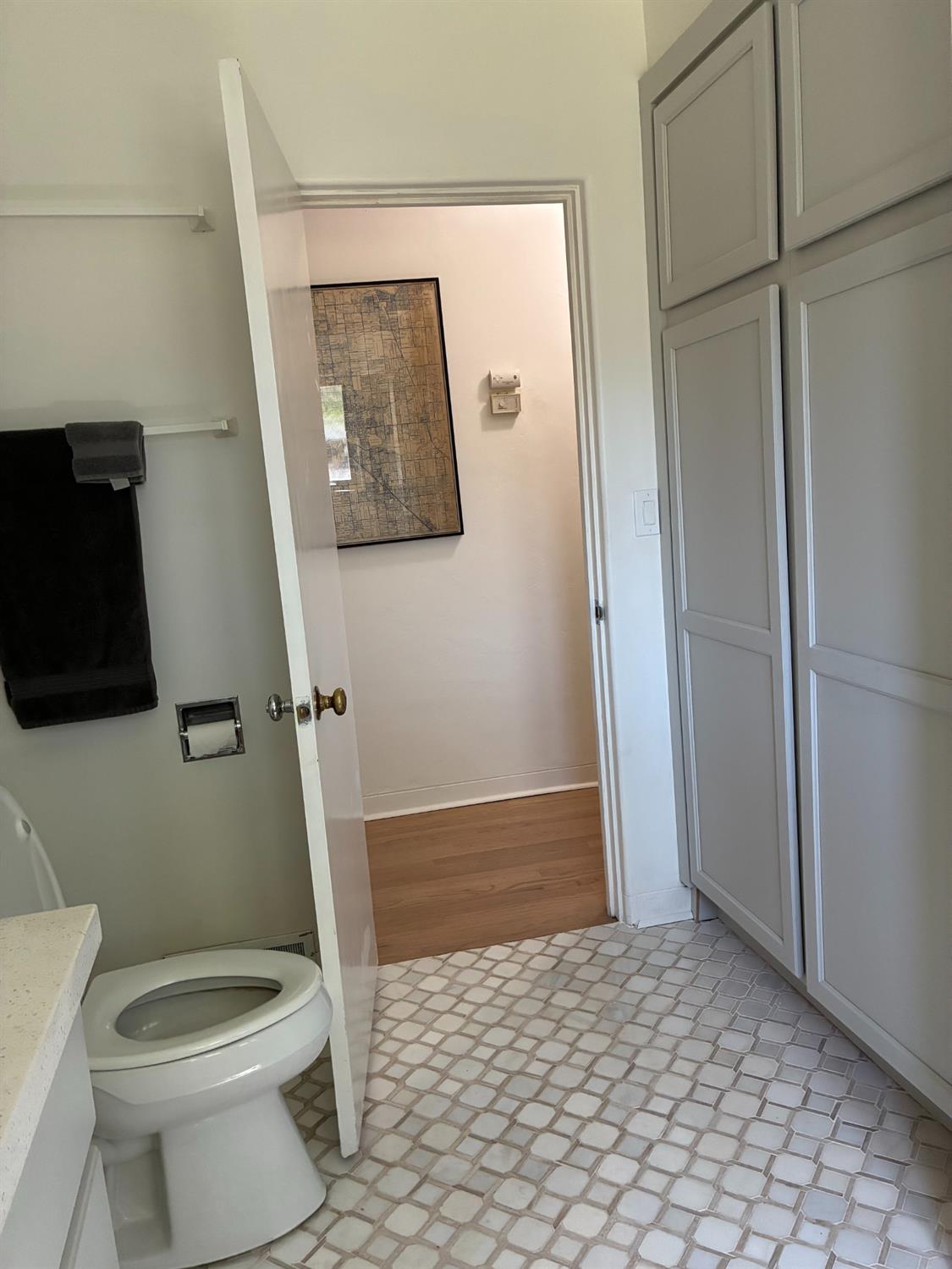 1217 Rose Ave, Modesto, CA 95355
