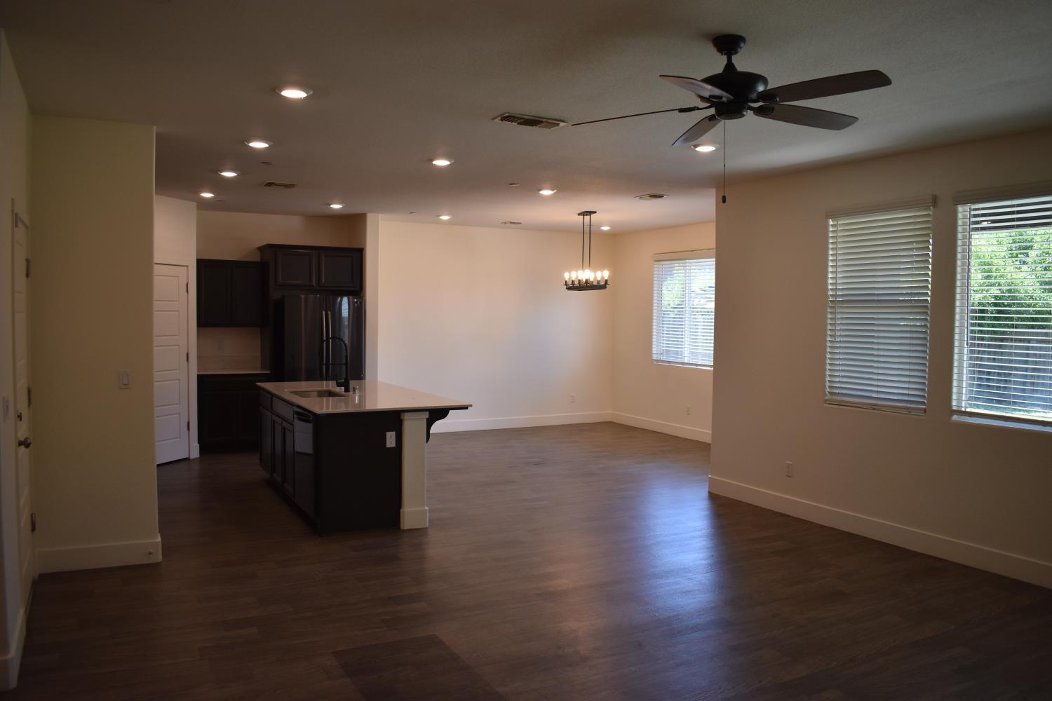 2382 Explorador Dr, Merced, CA 95340