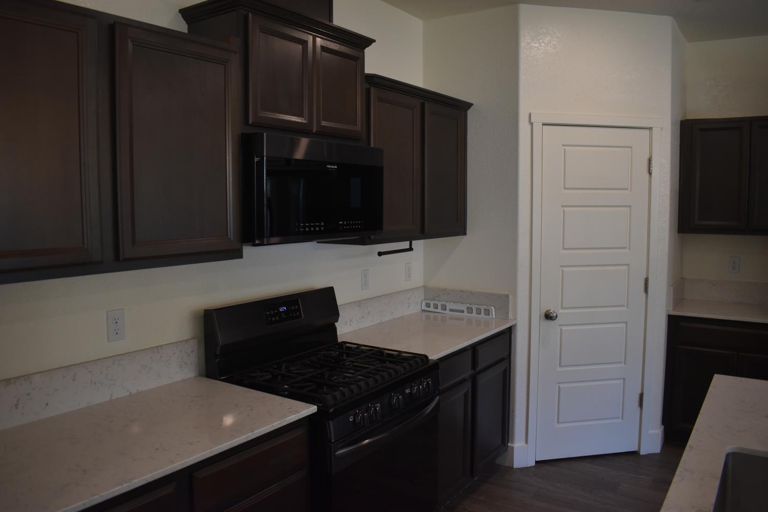 2382 Explorador Dr, Merced, CA 95340