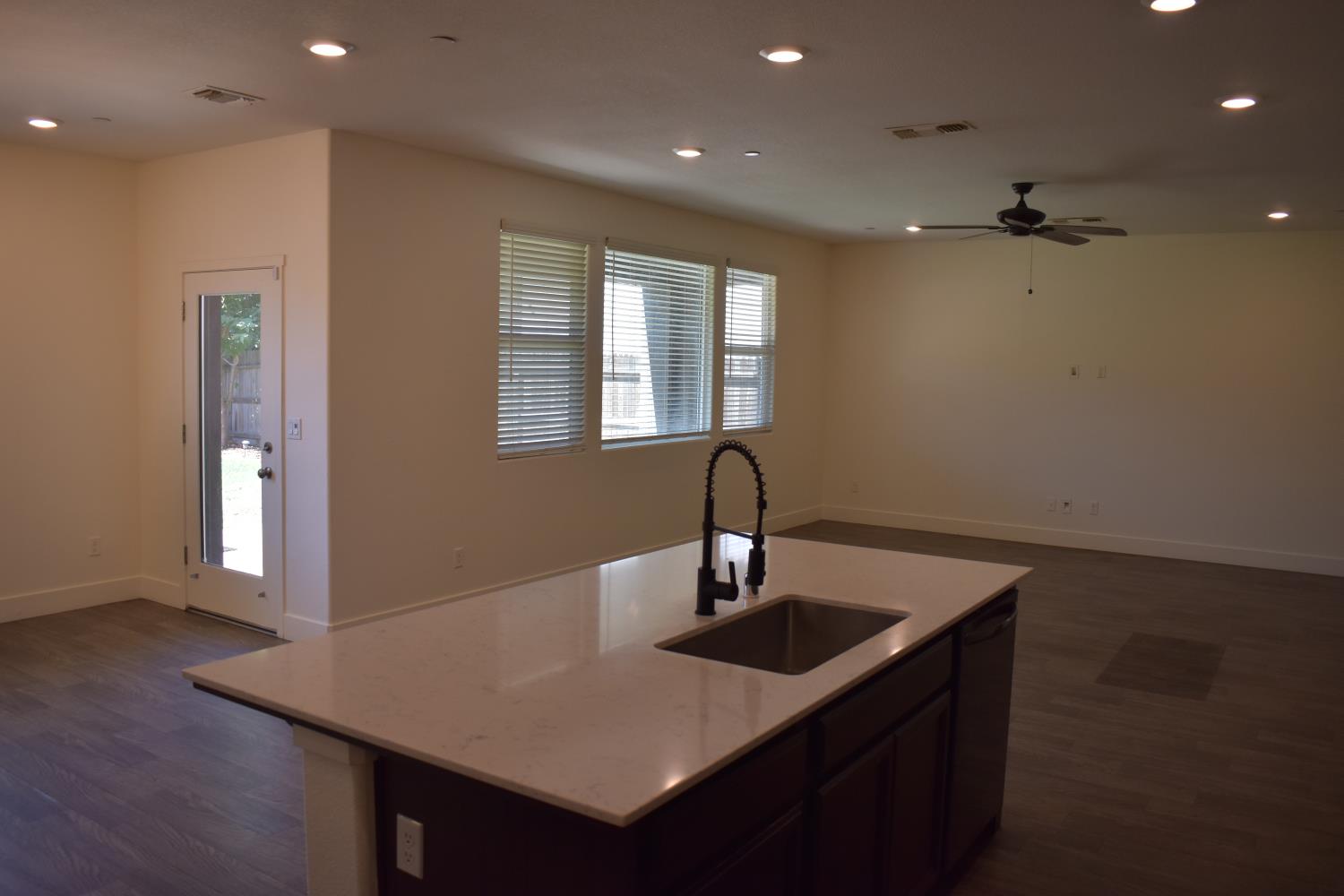 2382 Explorador Dr, Merced, CA 95340